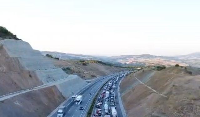 Otoyolda tır ile akaryakıt tankeri çarpıştı: 1 yaralı
