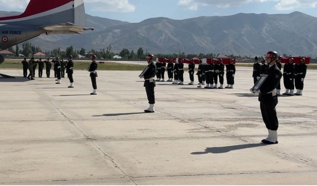 Pençe-Kilit Harekatı bölgesinde şehit olan 6 asker törenle memleketlerine uğurlandı