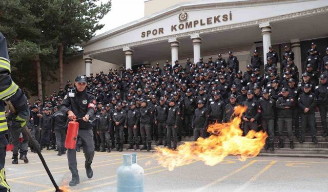 Polis adaylarına yangın eğitimi