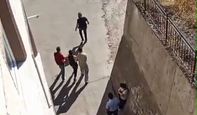 Polise yakalanmamak için girdiği bacada sıkıştı
