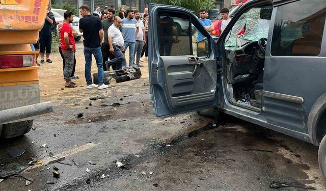 Tatvan’da tır ile kamyonet çarpıştı: 2 yaralı