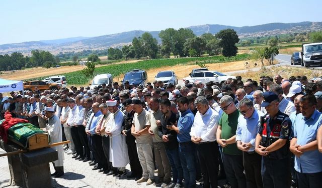 Vali Ustaoğlu, gölette boğulan çocukların cenaze namazlarına katıldı