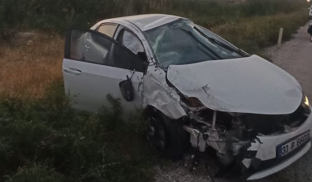 Van’da otomobil ile kamyonet çarptı: 6 yaralı