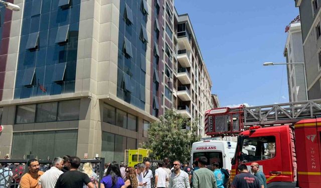 Van‘ın İpekyolu Belediyesi hizmet binasında yangın çıktı