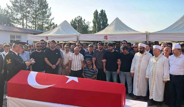 Yangın şehidi Tolunay Kocaman gözyaşları içinde son yolculuğuna uğurlandı