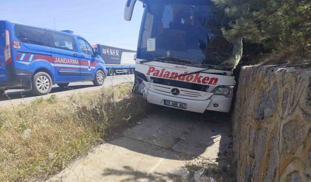 Yolcu otobüsünün de karıştığı zincirleme kazada 7 kişi yaralandı