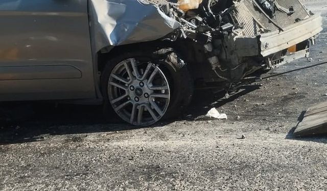 Yozgat’ta otomobil ve hafif ticari araç çarpıştı: 9 yaralı