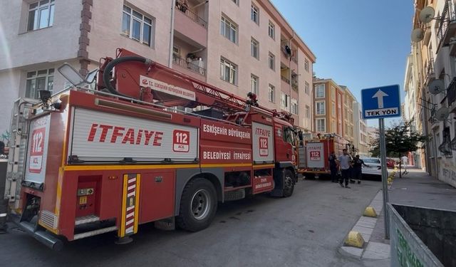 Zemin dairede yangın çıktı, 4 katlı bina boşaltıldı