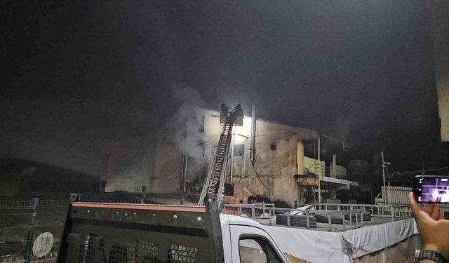 Zeytinburnu’nda atölye alevlere teslim oldu