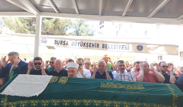 Bursa basını yasta! Engin Aksöz son yolculuğuna uğurlandı