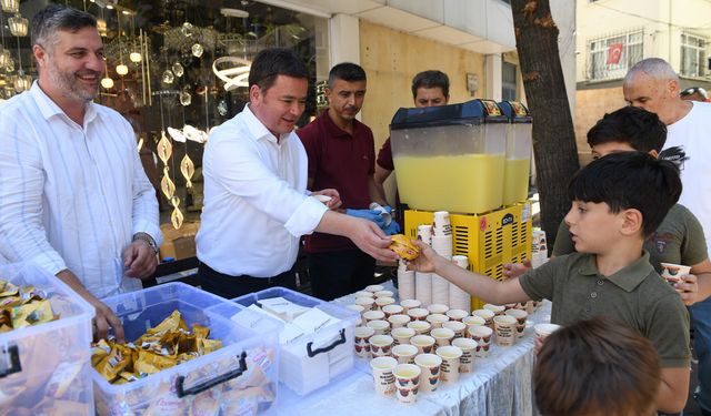 Başkan Aydın vatandaş ve esnafla bir araya geldi