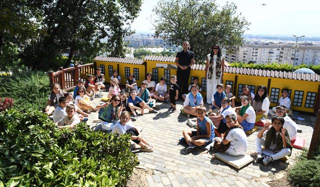 Osmangazi Belediyesi geleceğin tiyatrocu ve arkeologlarını yetiştiriyor
