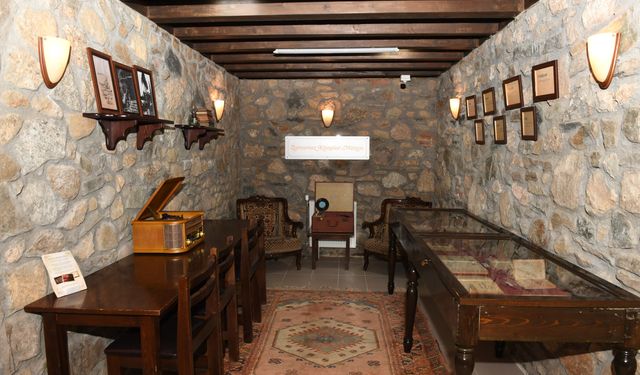Bursa'da Zamansız Kitaplar Müzesi kapılarını açtı