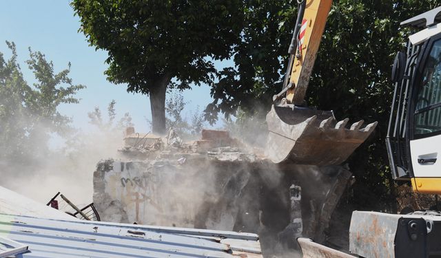 Osmangazi kaçak yapılardan temizleniyor