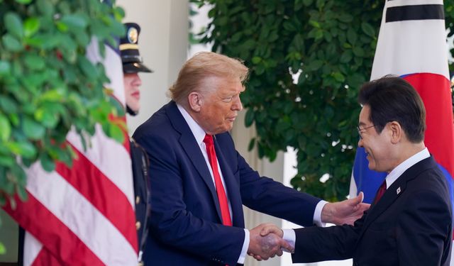 Trump'ın elindeki morluk hakkında Beyaz Saray'dan açıklama