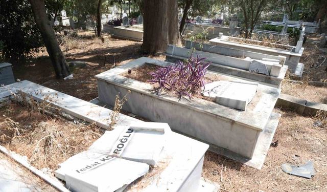 Adana’da mezar taşları tahrip edildi