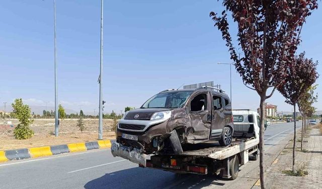 Ağrı’da kırmızı ışık ihlali kazaya yol açtı: 8 yaralı