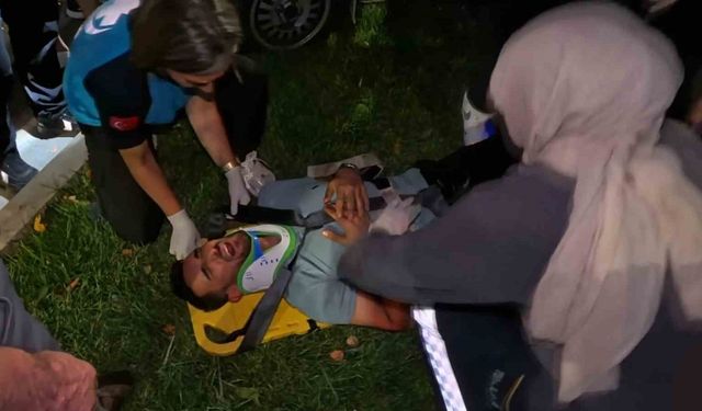 Aksaray’da kontrolden çıkan otomobil refüje çıktı: 1 yaralı