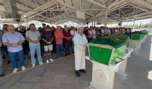 Aksaray’da sert iniş sonucu ölen paraşütçü Gaziantep’te son yolculuğuna uğurlandı