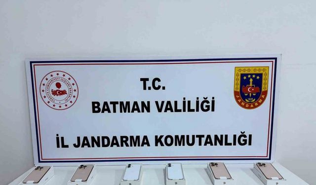 Batman’da takibe alınan şahsın üzerinde bir milyon değerinde kaçak cep telefonu ele geçirildi