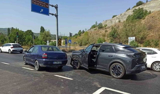 Bilecik’te iki otomobil çarpıştı: 1 yaralı