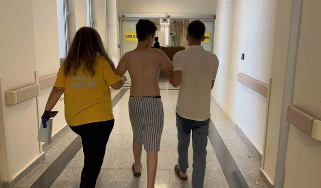 Çocuk havuzda ayağı kayarak yaralandı