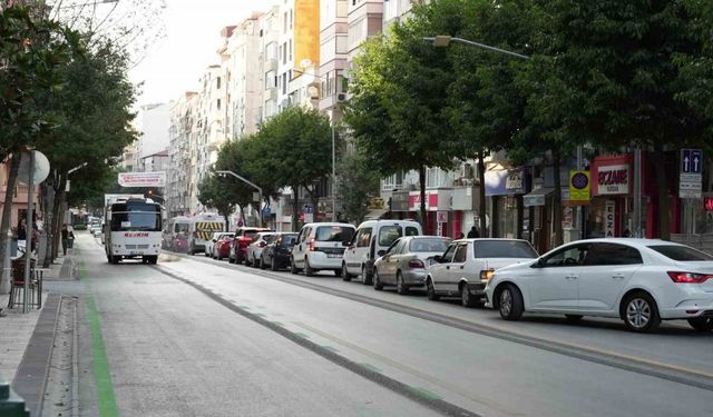 Denizli Büyükşehrin ‘Otobüs Yolu’ projesinde şikayetler her geçen gün artmaya devam ediyor