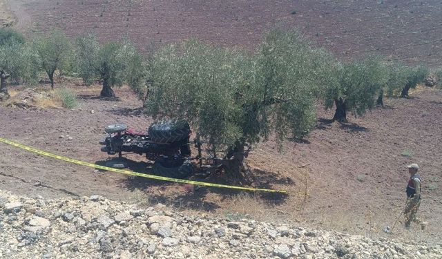 Devrilen traktörde bulunan 10 aylık bebek hayatını kaybetti