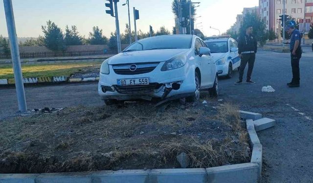 Direksiyon başında kalp krizi geçiren sürücü hayatını kaybetti