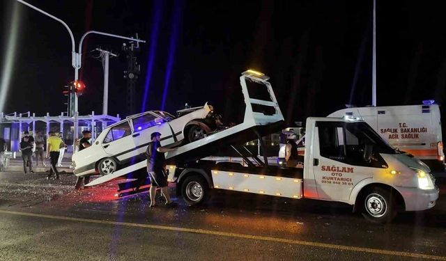Duble yolda iki otomobil çarpıştı: 1’i ağır, 3 yaralı