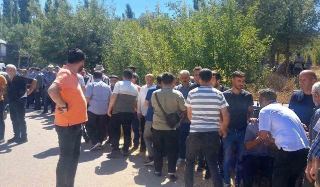 Düğün sonrası evine uğurlanırken yengesinin kurşununa hedef olan damat son yolculuğuna uğurlandı