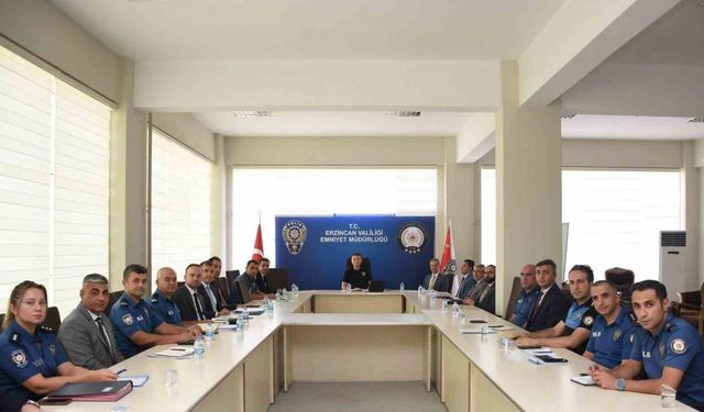 Emniyet Müdürü Baybaba, birim amirleriyle toplantı yaptı
