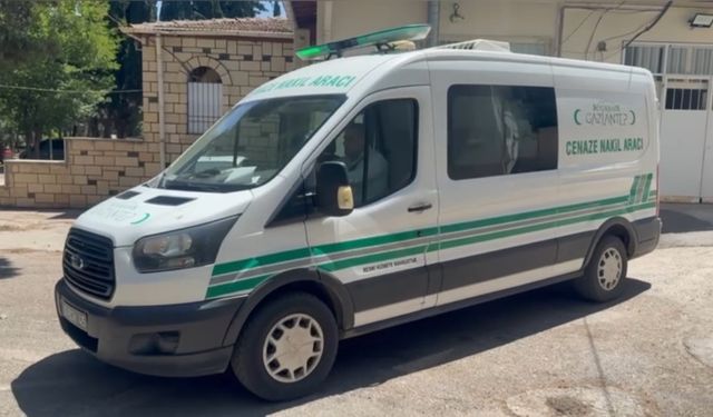 Eşi tarafından 14 yerinden bıçaklanan kadın, 20 günlük yaşam savaşını kaybetti