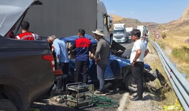 Hakkari-Van karayolunda feci kaza: 3 ölü, 2 yaralı