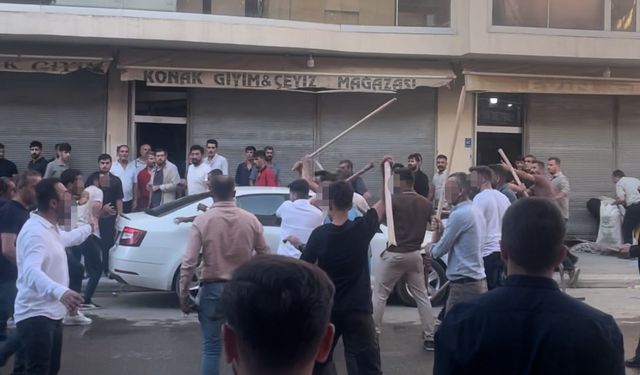 Hakkari’de taşlı ve sopalı kavga: 3 yaralı