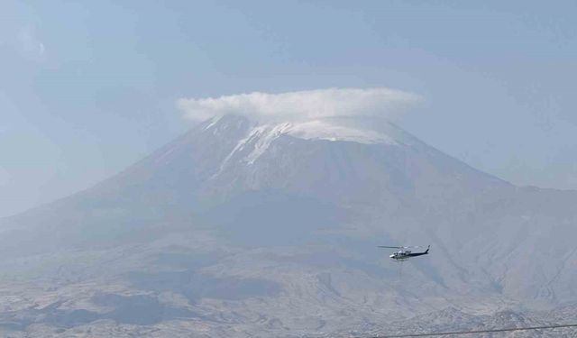 Iğdır’da yüksek gerilim hatları için helikopterle korumalar takılıyor