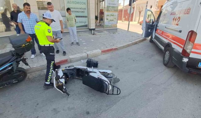 Karaman’da otomobille elektrikli bisiklet çarpıştı: 2 yaralı