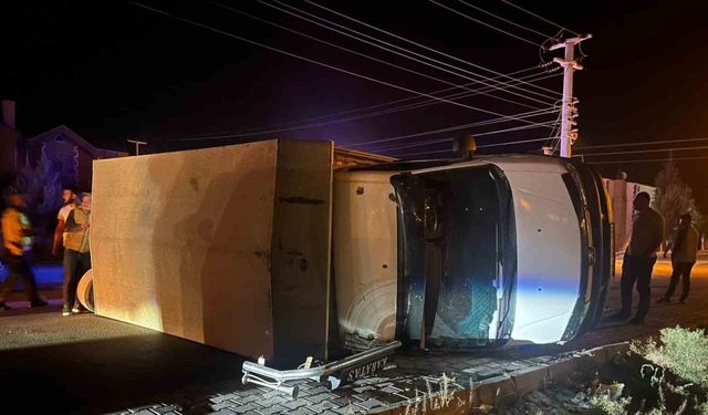 Karapınar’da kamyonet ile otomobil çarpıştı: 2 yaralı