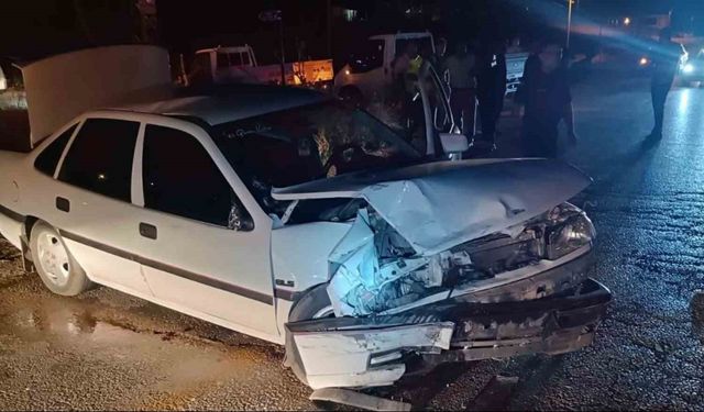 Kırıkkale’de otomobiller kafa kafaya çarpıştı: 3 yaralı