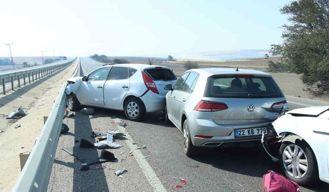 Kırklareli’nde çıkan yangında yoğun duman kazaya sebep oldu: 6 yaralı