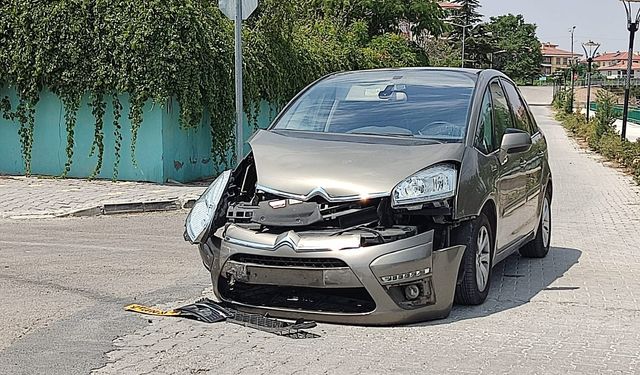 Kulu’da iki otomobil çarpıştı: 1 yaralı