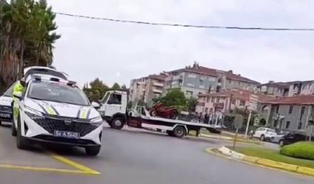Otomobil ile çarpışan motokurye hafif şekilde yaralandı