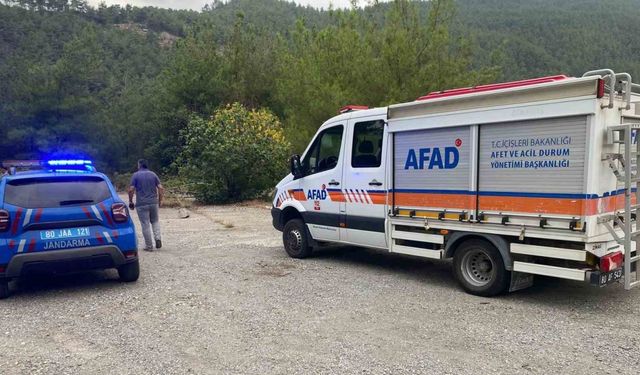 Piknik yaparken sular yükseldi, mahsur kalan vatandaş yaralandı