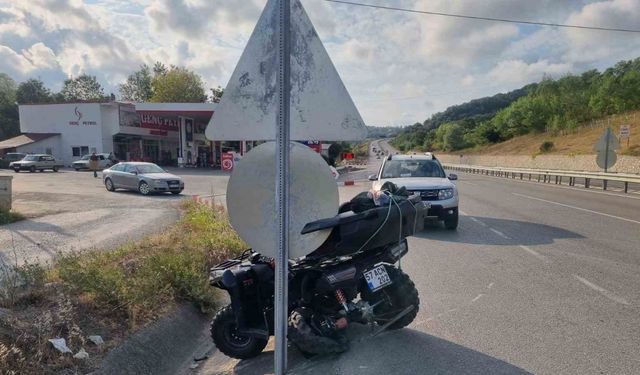 Polisin ’’dur’’ ihtarına uymayan otomobil kaza yaptı: 2 yaralı