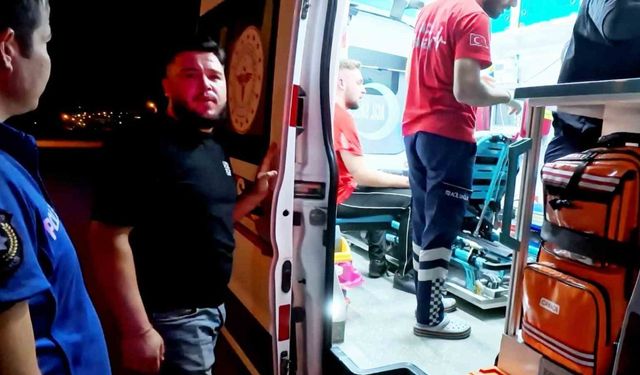 Sağlık ekibine "Pansuman yapın gönderin" dedi, gazeteciyle de imalı konuştu