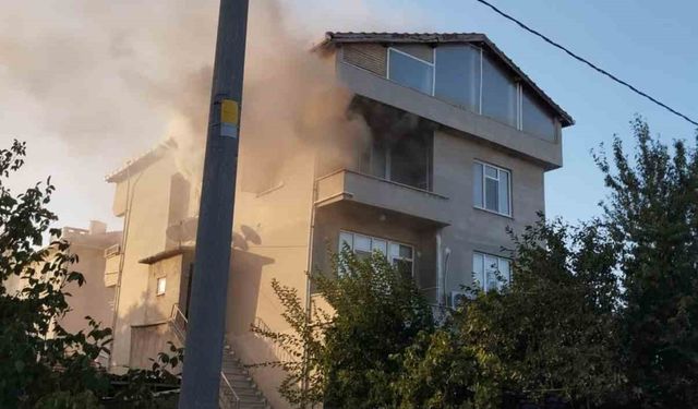 Tekirdağ’da apartman dairesinde yangın