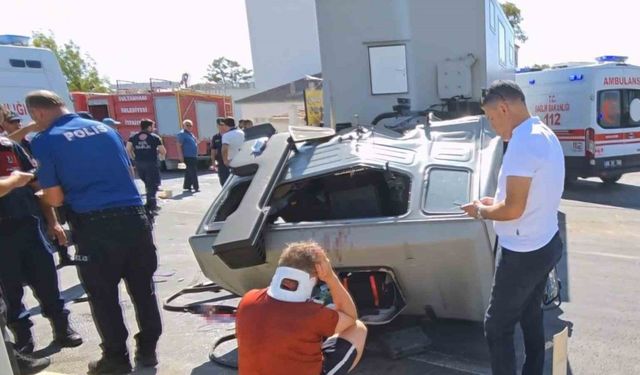 Turistlerin karavanı ile tır çarpıştı: 1’i ağır 3 yaralı