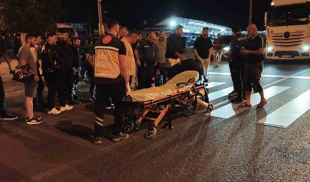 Yola aniden fırlayan yayaya motosiklet çarptı 1 yaralı