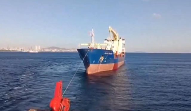 Haydarpaşa açıklarında arızalanan gemi Ahırkapı'ya demirletildi