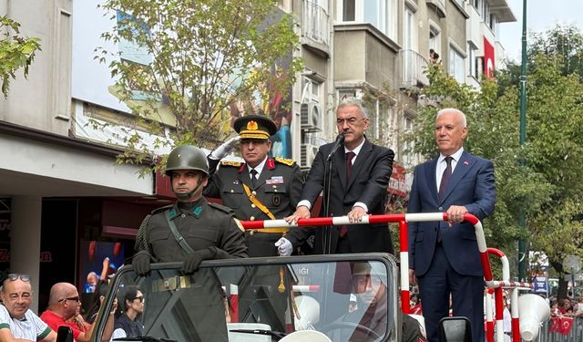 Bursa’da 103. yıla yakışır kutlama!